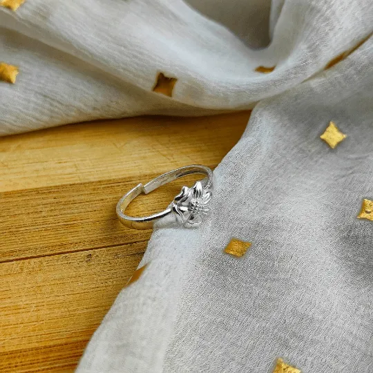 Adjustable Silver Floral Slim Daisy Stacking Dainty Midi Ring