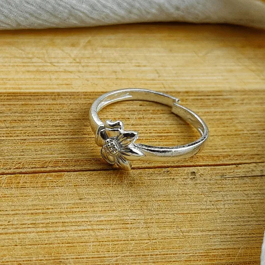 Adjustable Silver Floral Slim Daisy Stacking Dainty Midi Ring
