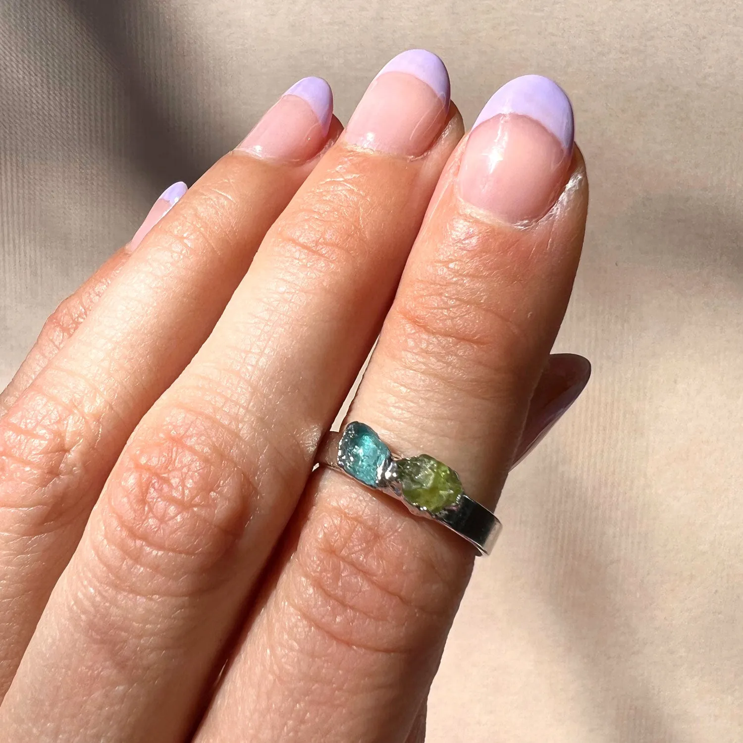 Aquamarine and Peridot Ring - Silver Finish - Size 6 - SS01
