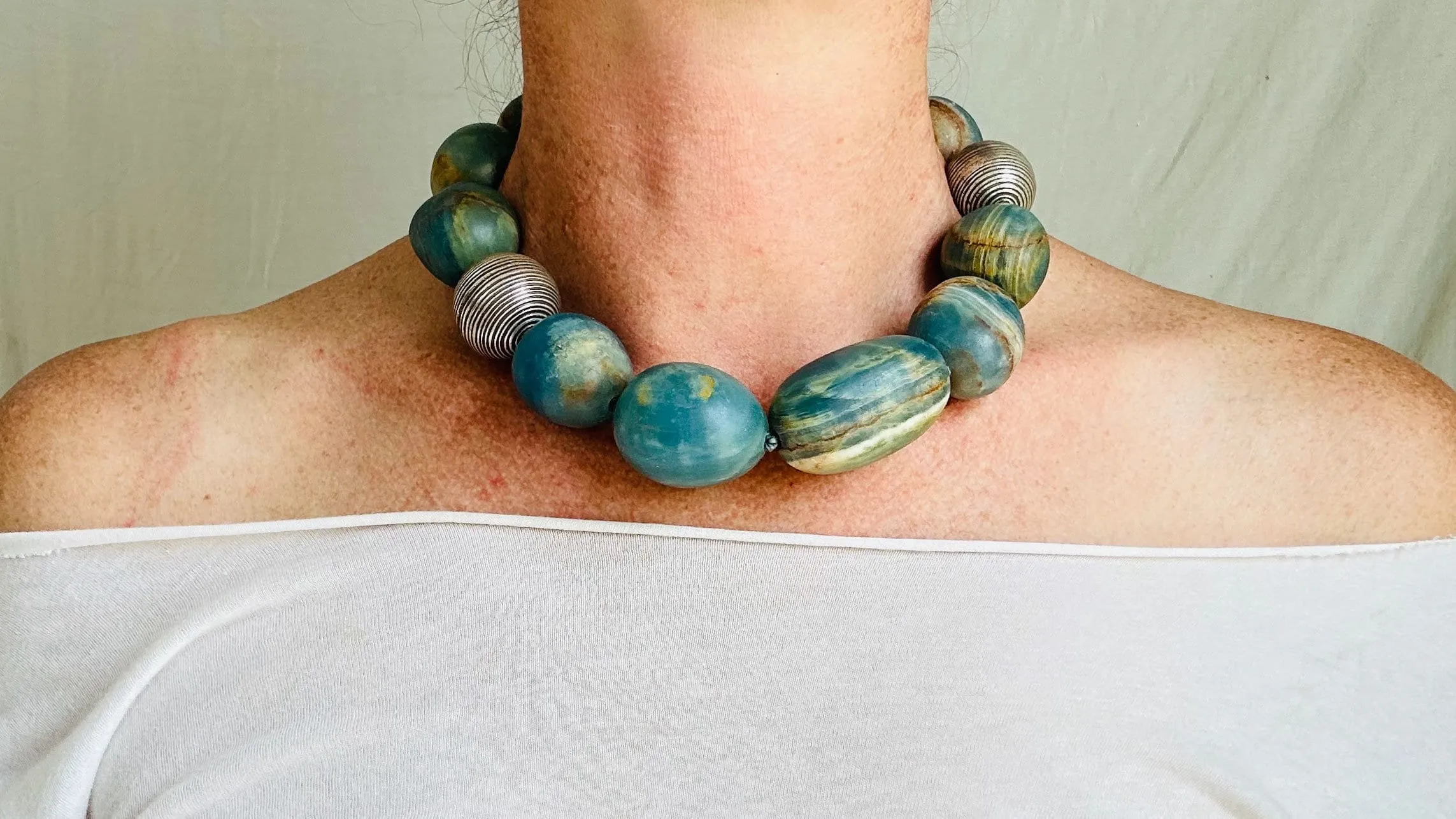 Blue Onyx Beaded Necklace. Sterling Silver. 2518