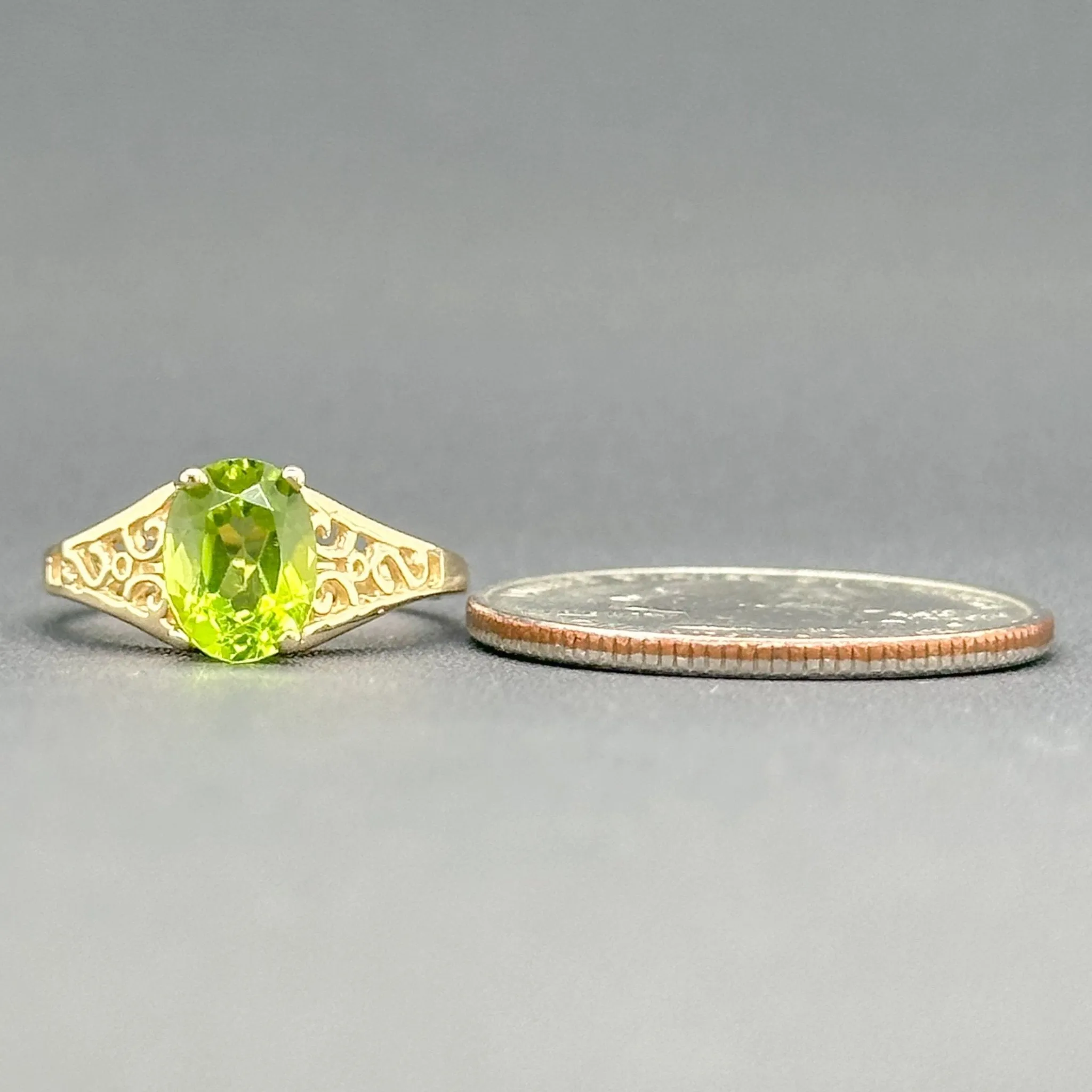 Estate 14K Y Gold 1.38ct Peridot Ring