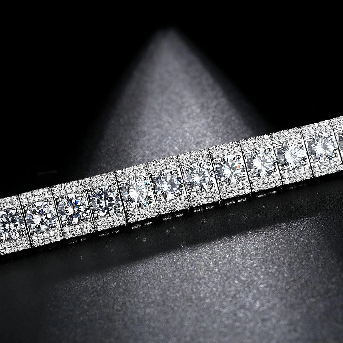 High-grade Copper Inlaid Zircon Bracelet European And American Entry Lux