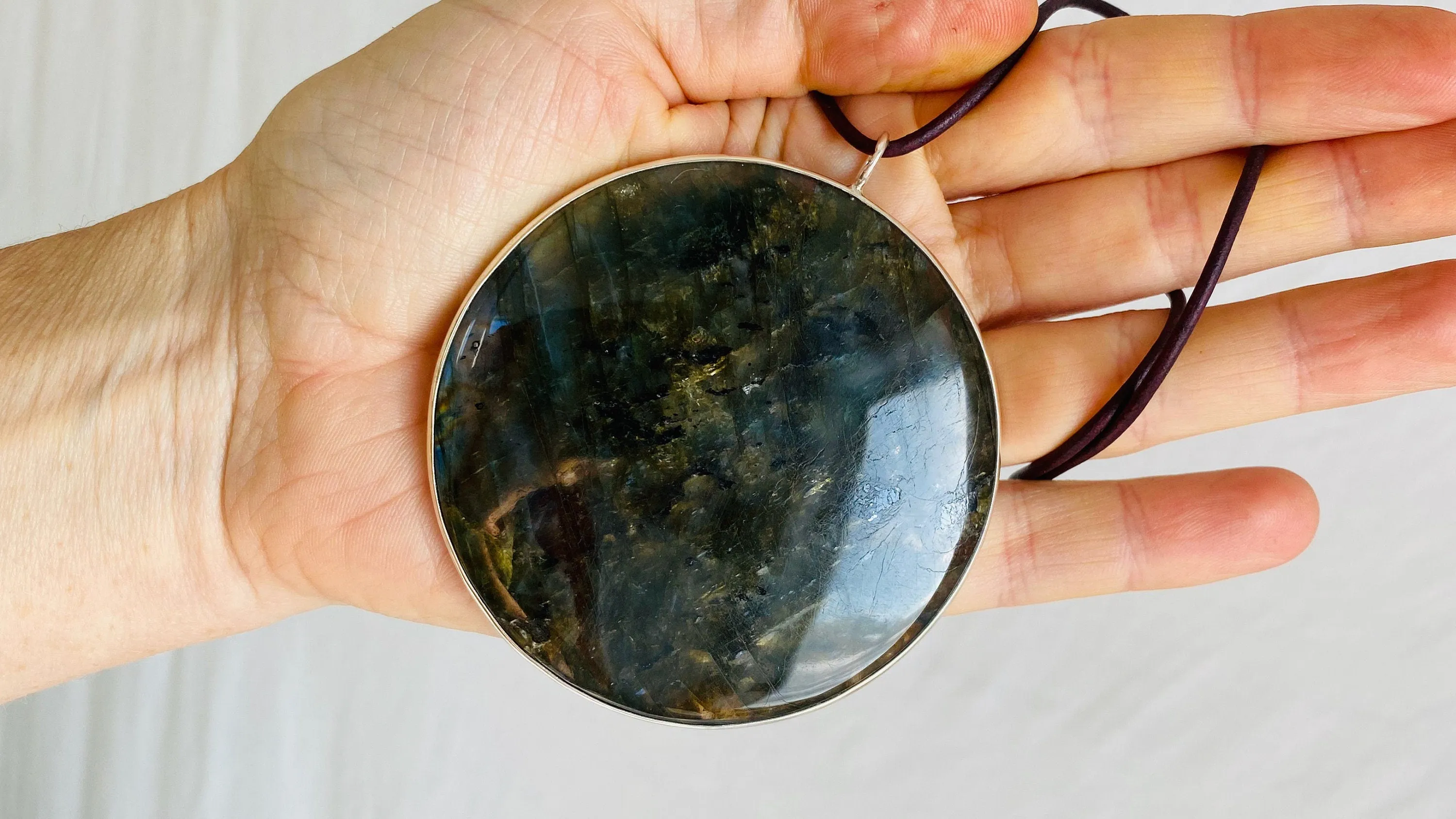 Labradorite Silver Pendant Necklace. Sterling Silver. 1213