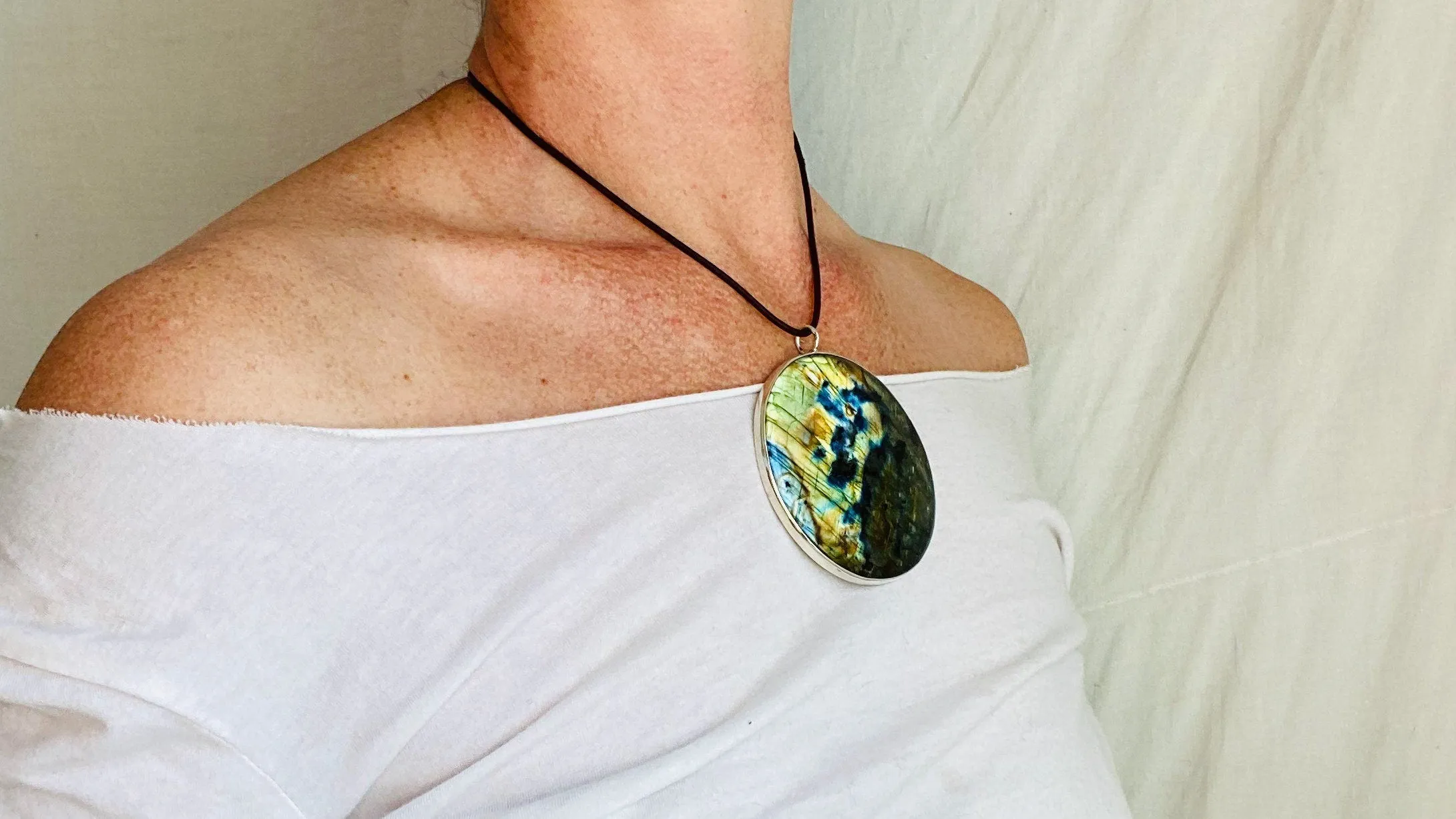 Labradorite Silver Pendant Necklace. Sterling Silver. 1213
