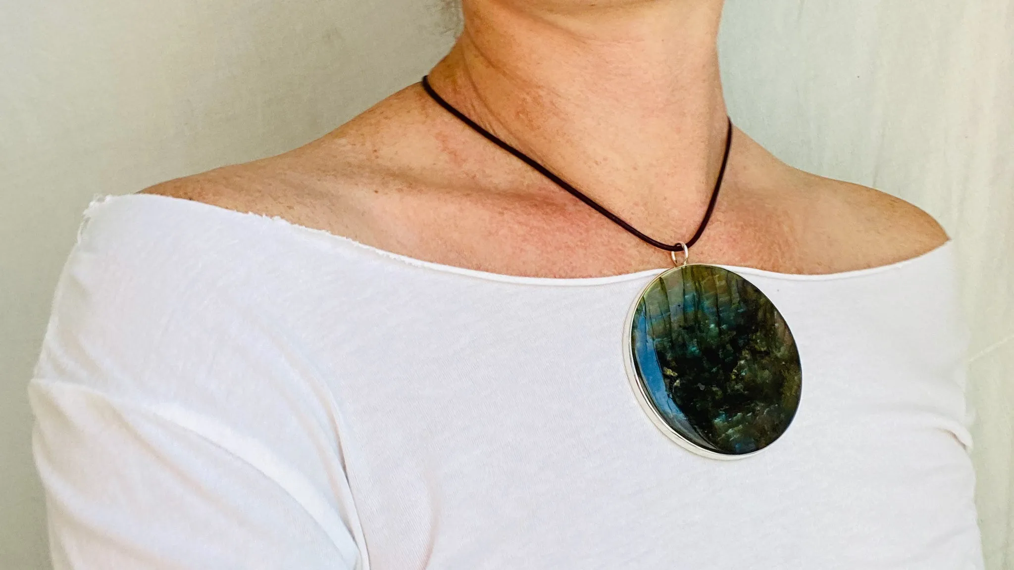 Labradorite Silver Pendant Necklace. Sterling Silver. 1221