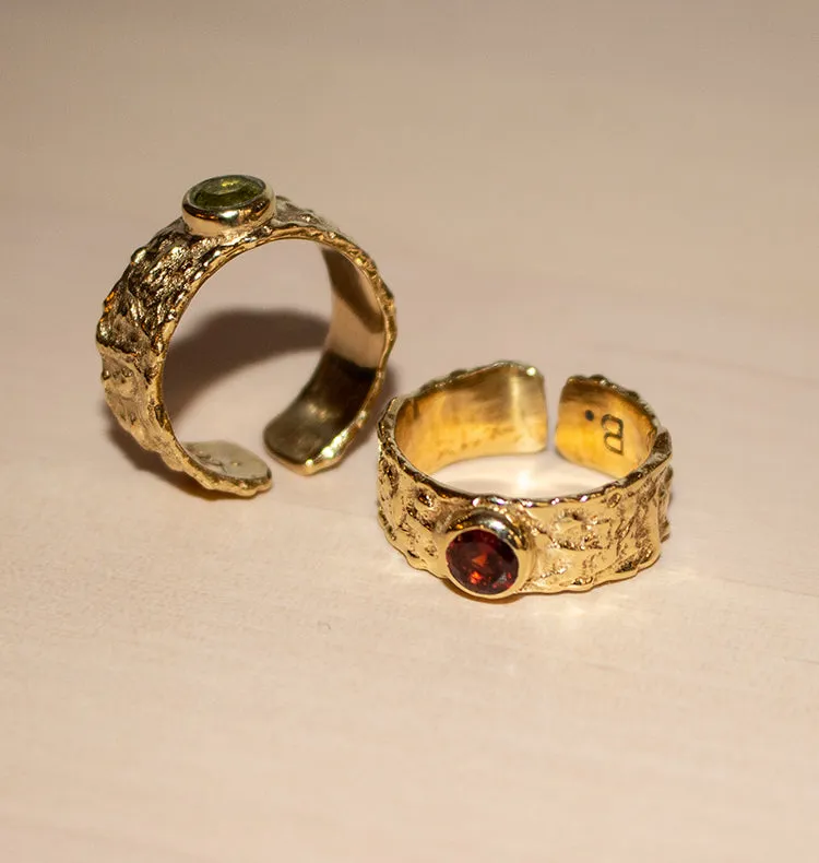 SLASK RING BRASS PERIDOT.